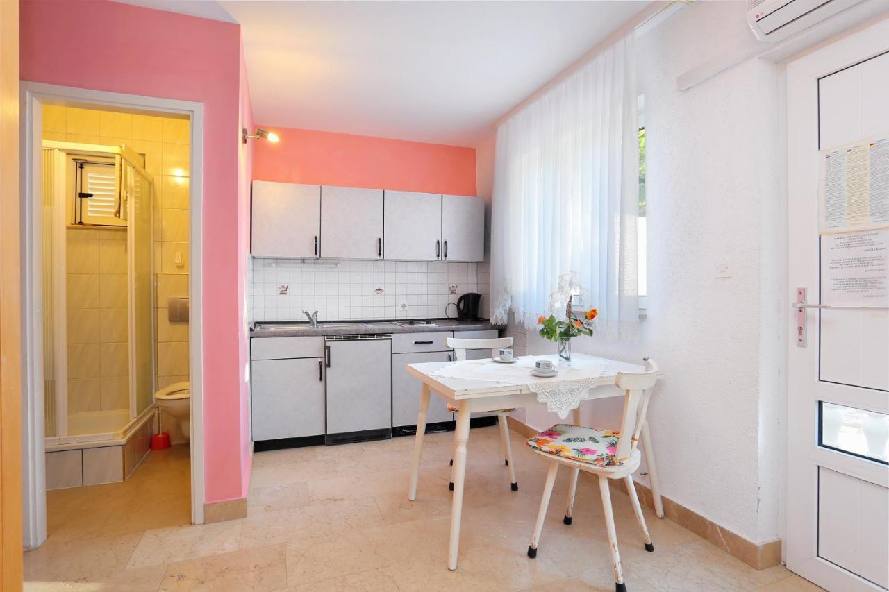 Apartments With A Parking Space Marusici, Omis - 18497 Mimice Exterior foto